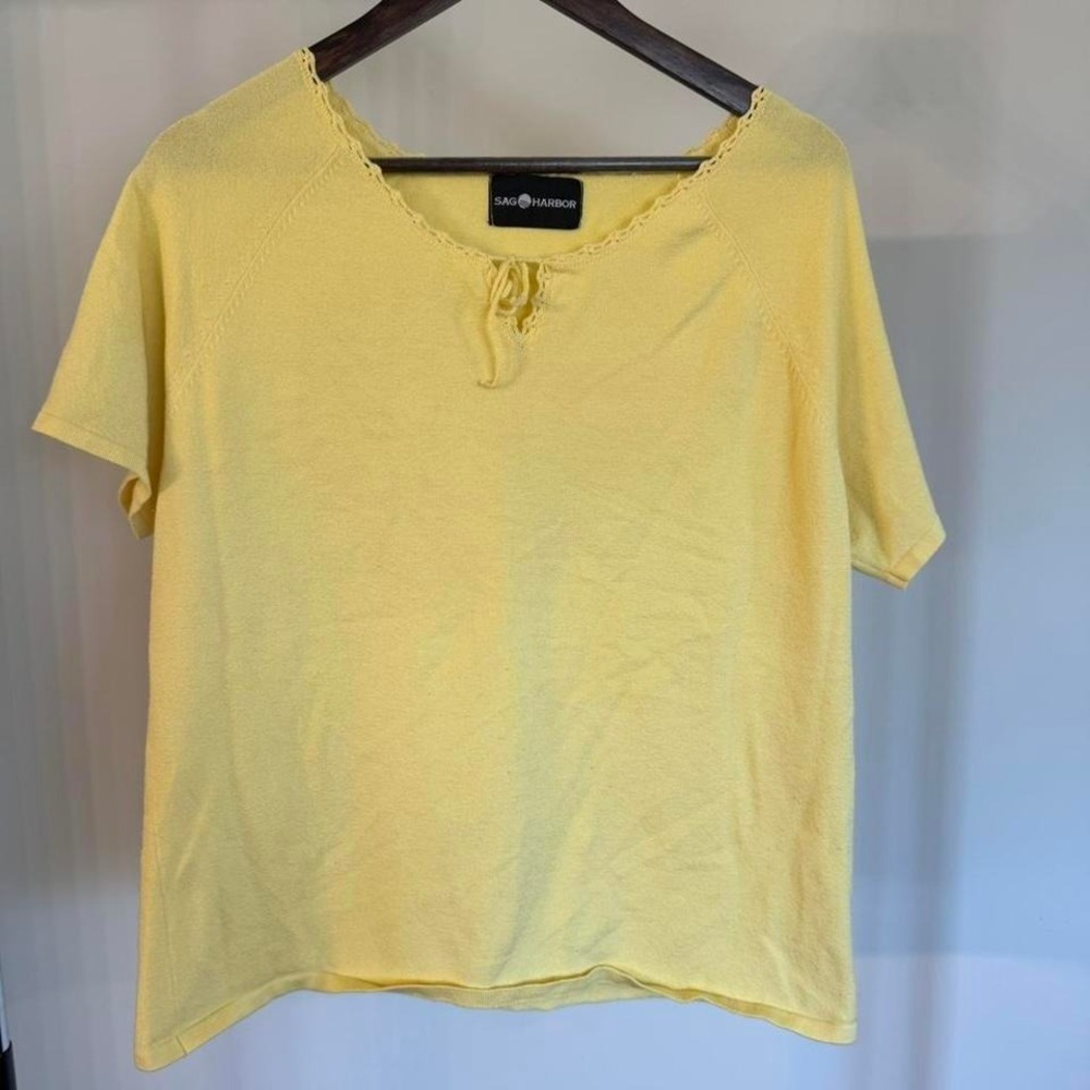 Sag Harbor Yello Lace Trim Top With Tie Detail Size XL Vintage 90s Spring Beach